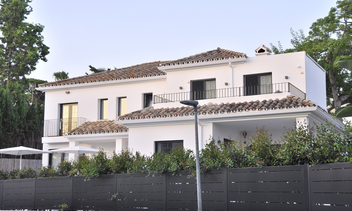 5 Bedroom Villa for Sale in Guadalmina Alta — 8