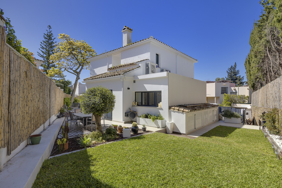 5 Bedroom Villa for Sale in Guadalmina Alta — 9
