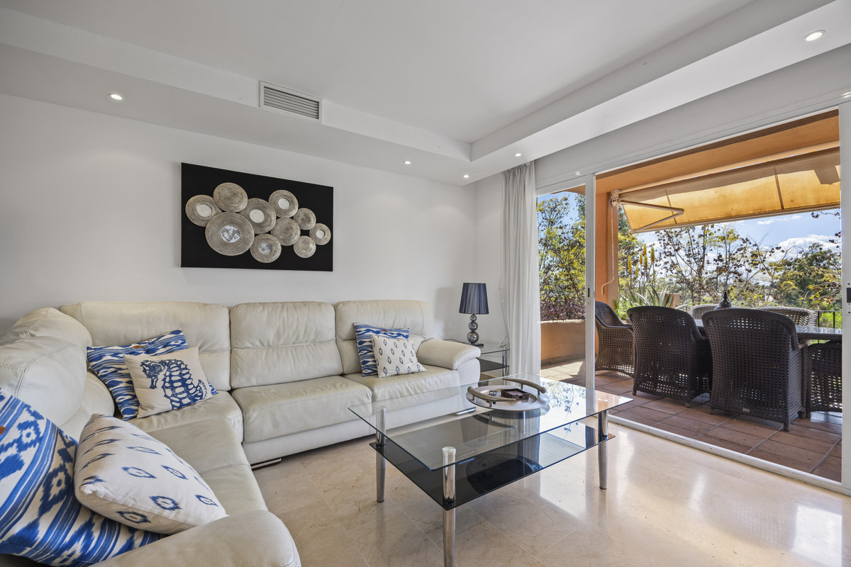 4 Bedroom Apartment for Sale in Marbella — 4
