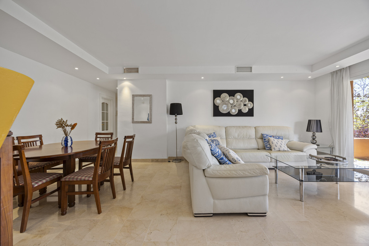 4 Bedroom Apartment for Sale in Marbella — 7