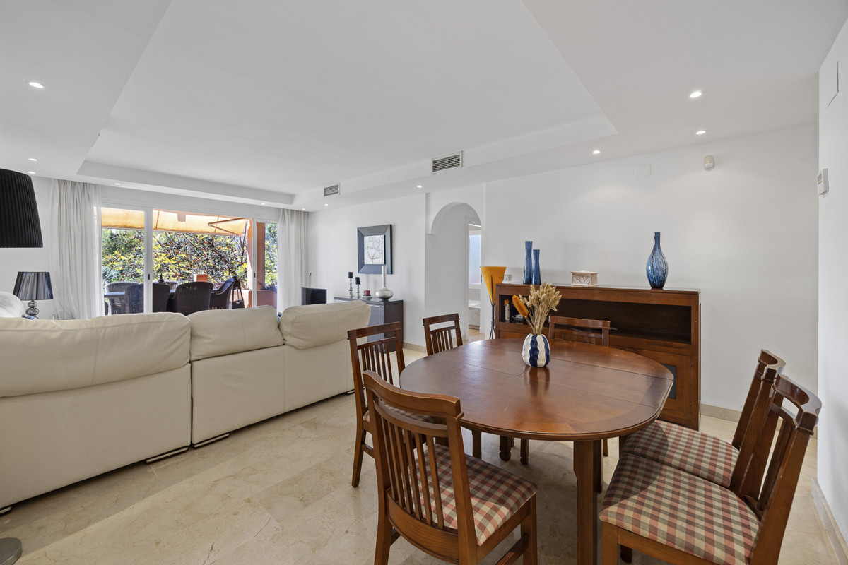 4 Bedroom Apartment for Sale in Marbella — 9
