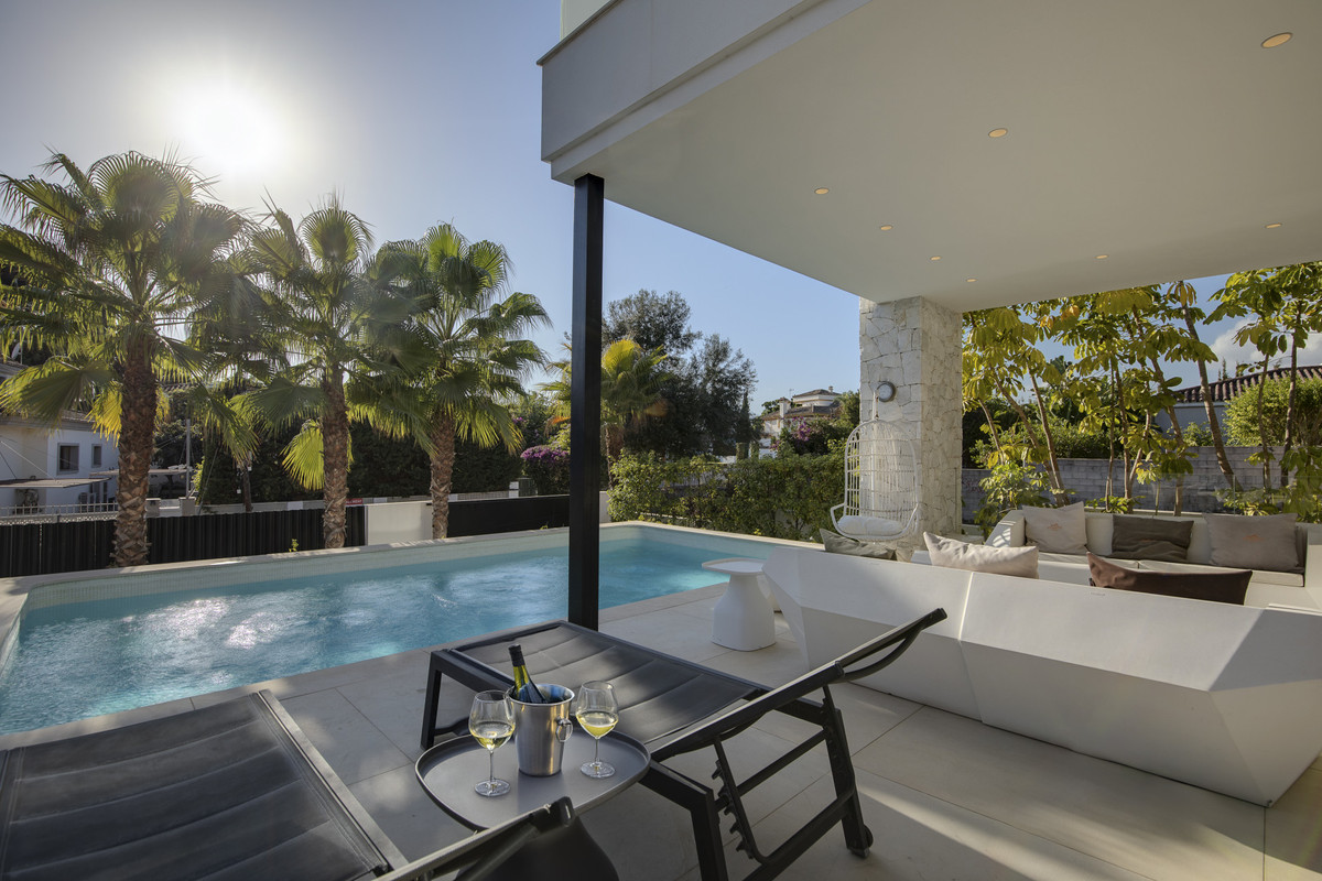 6 Bedroom Villa for Sale in San Pedro de Alcántara — 3