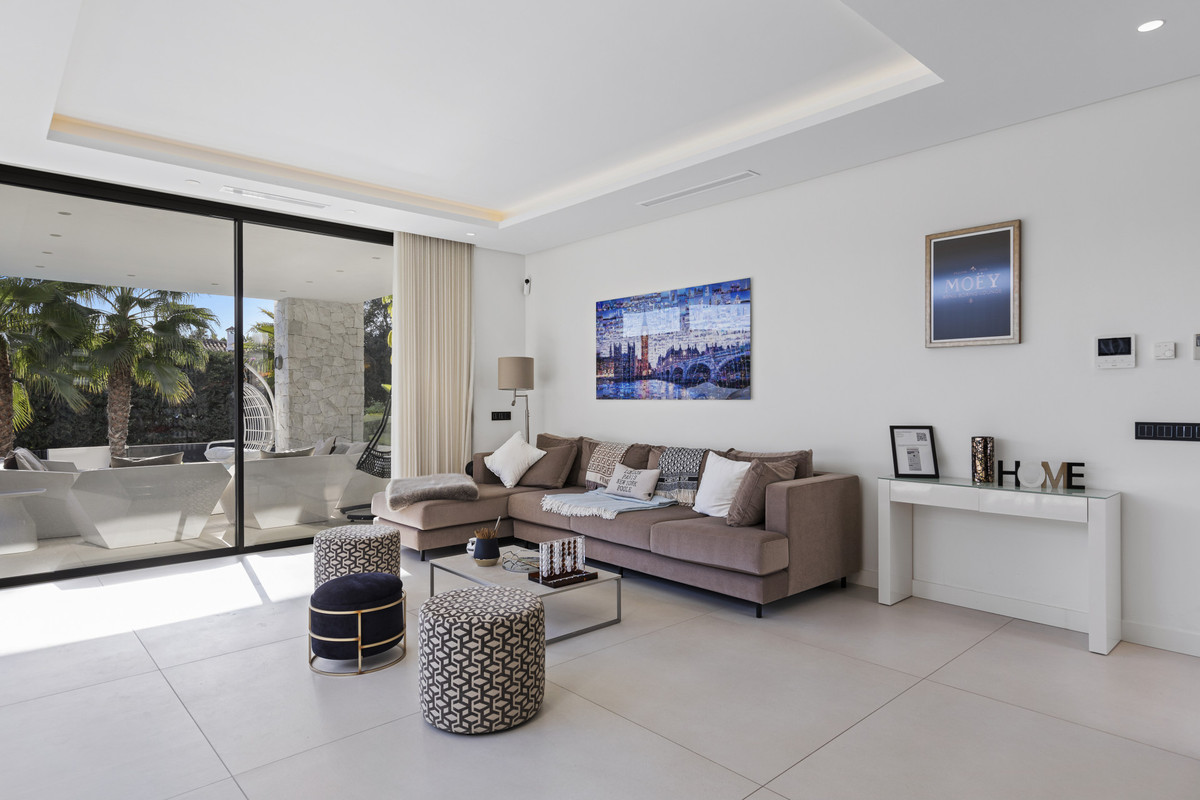 6 Bedroom Villa for Sale in San Pedro de Alcántara — 5