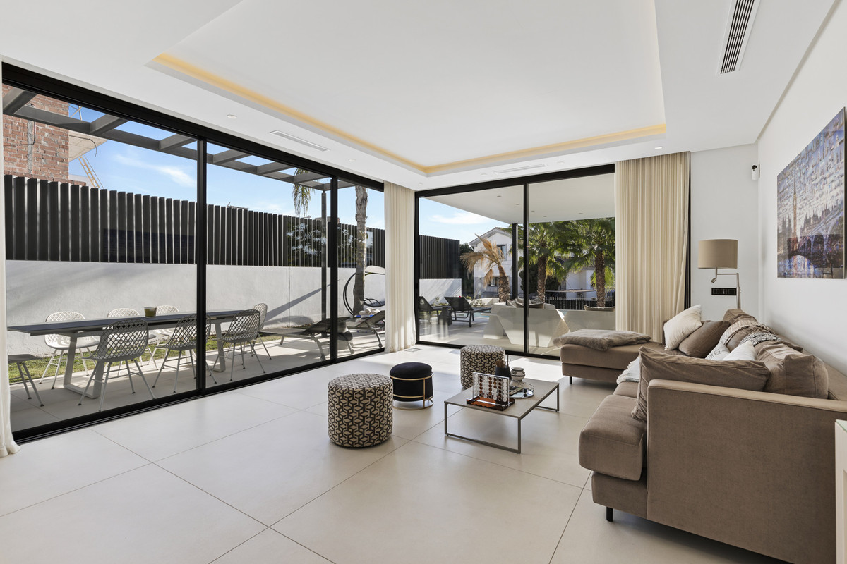 6 Bedroom Villa for Sale in San Pedro de Alcántara — 7