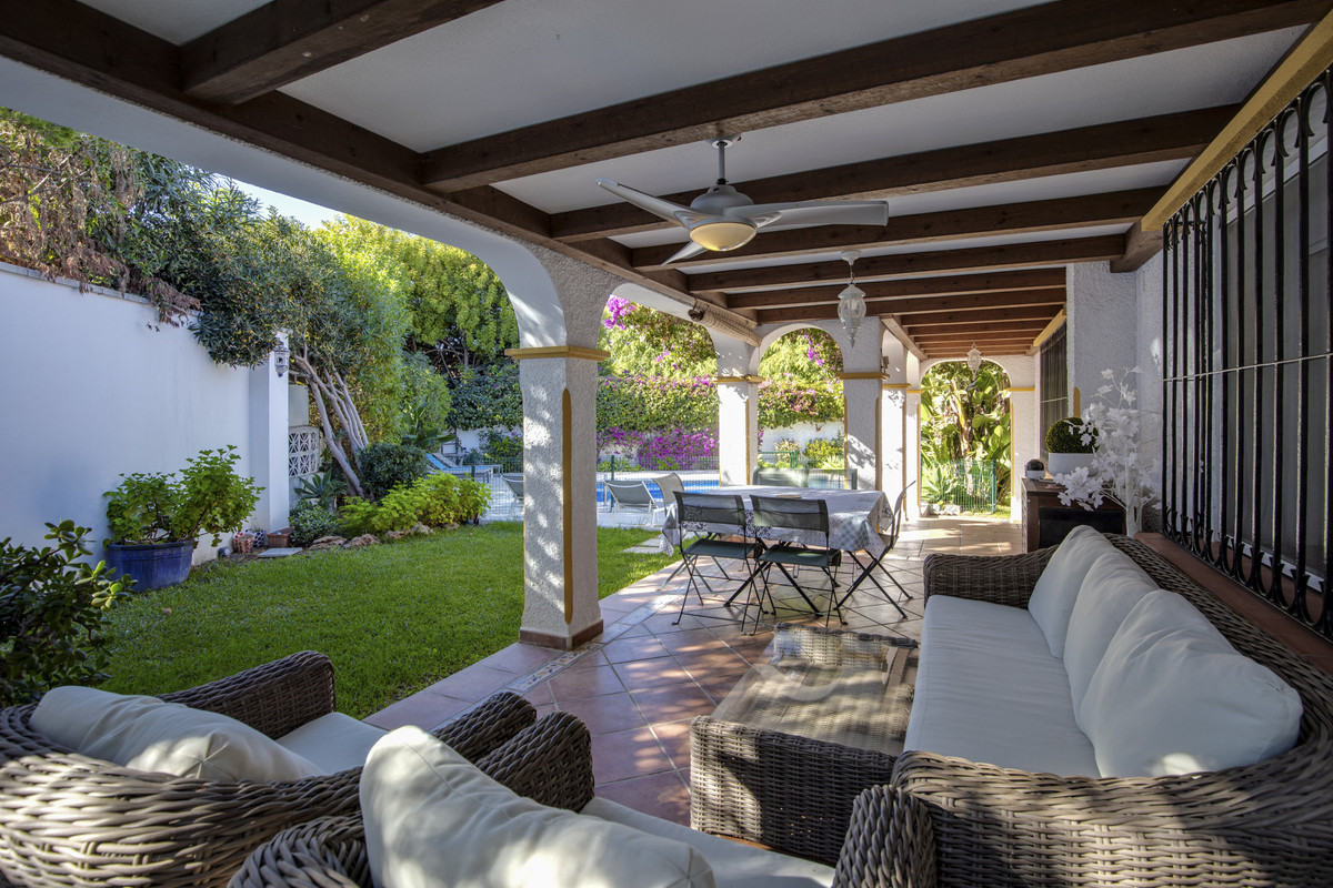 4 Bedroom Villa for Sale in Guadalmina Alta — 3
