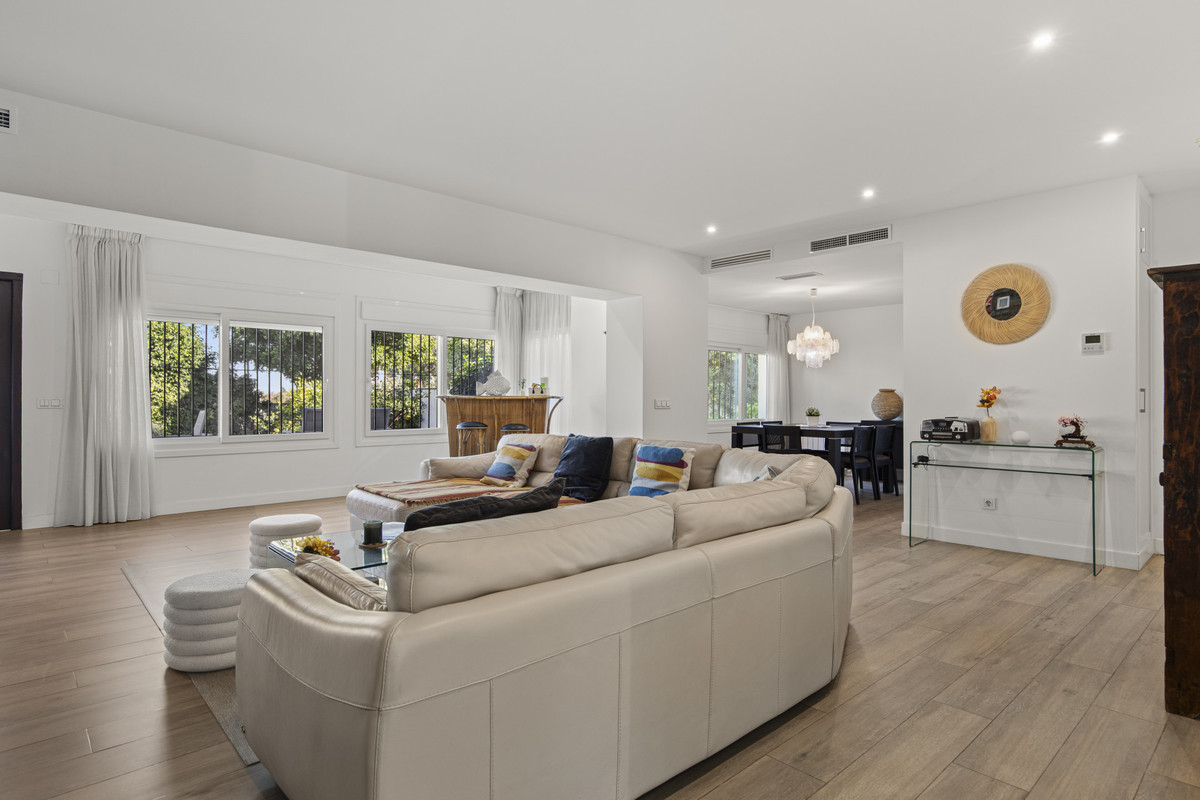 4 Bedroom Villa for Sale in Guadalmina Alta — 4