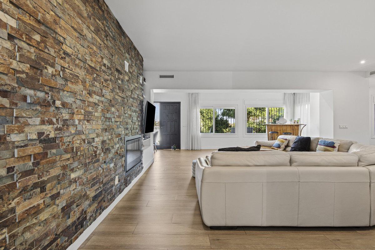 4 Bedroom Villa for Sale in Guadalmina Alta — 8