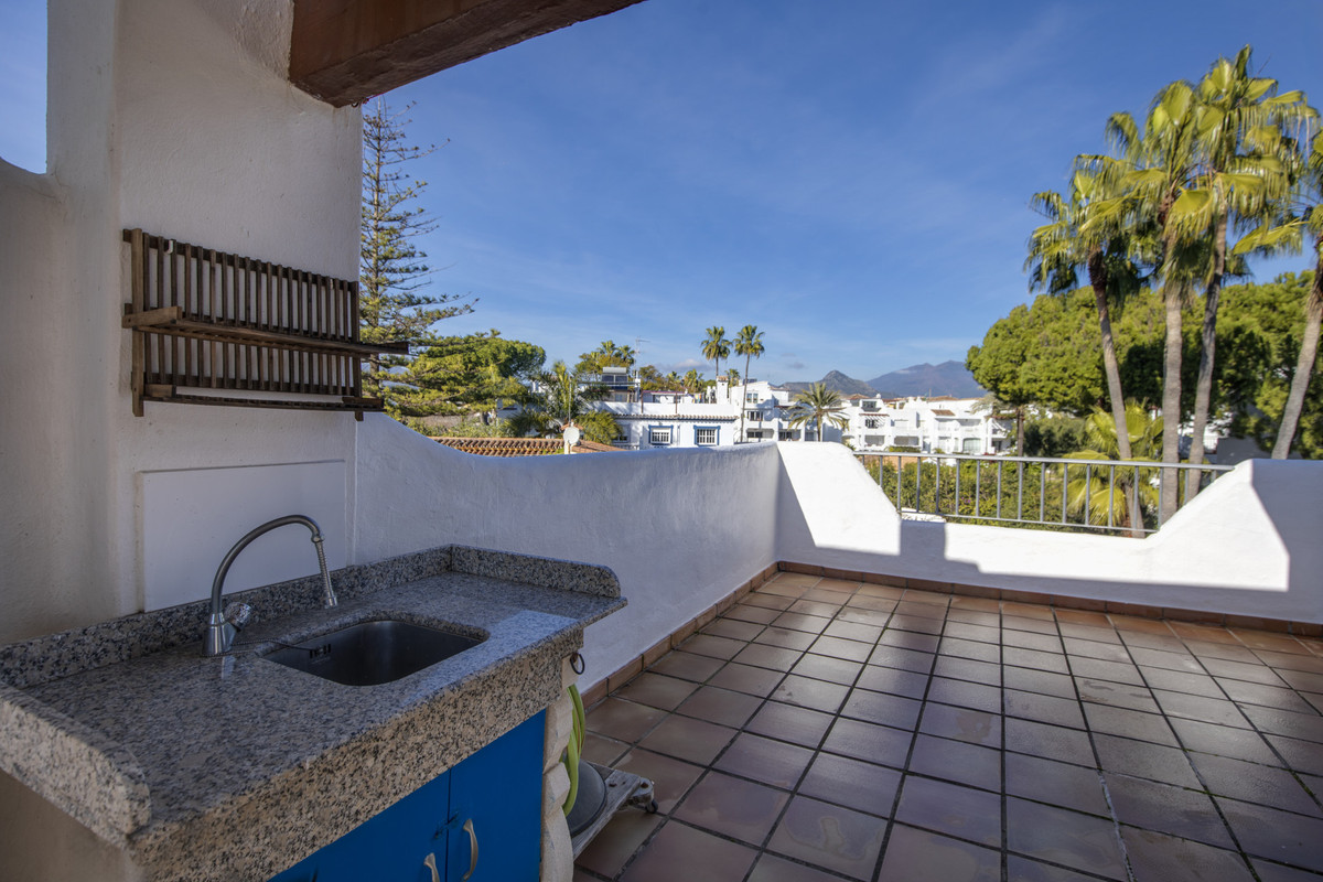 3 Bedroom Villa for Sale in Estepona — 3