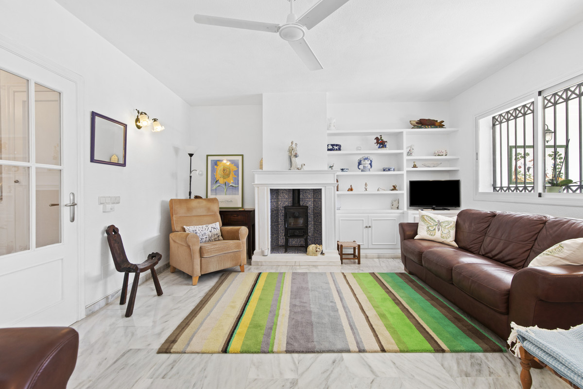 3 Bedroom Villa for Sale in Estepona — 4