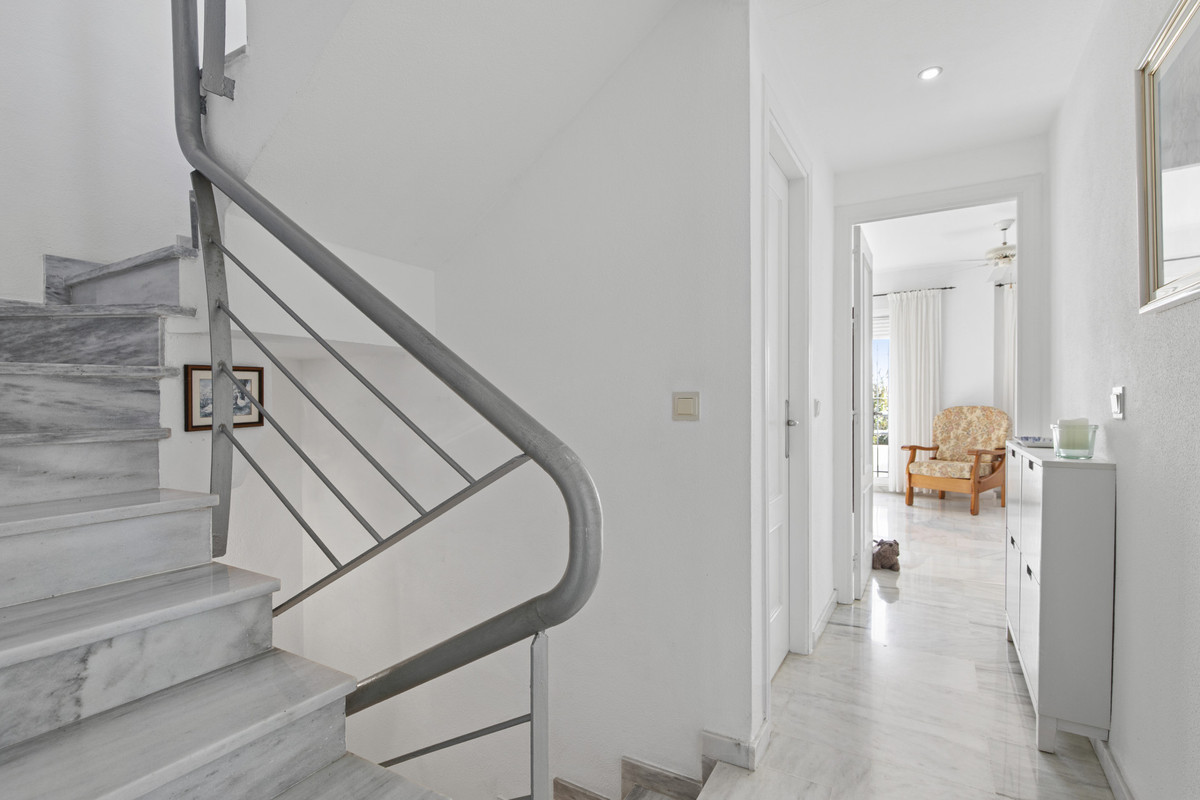 3 Bedroom Villa for Sale in Estepona — 7
