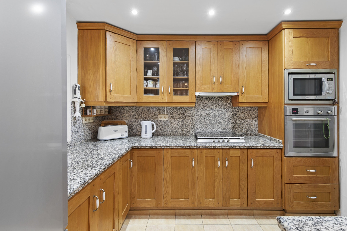 3 Bedroom Villa for Sale in Estepona — 8