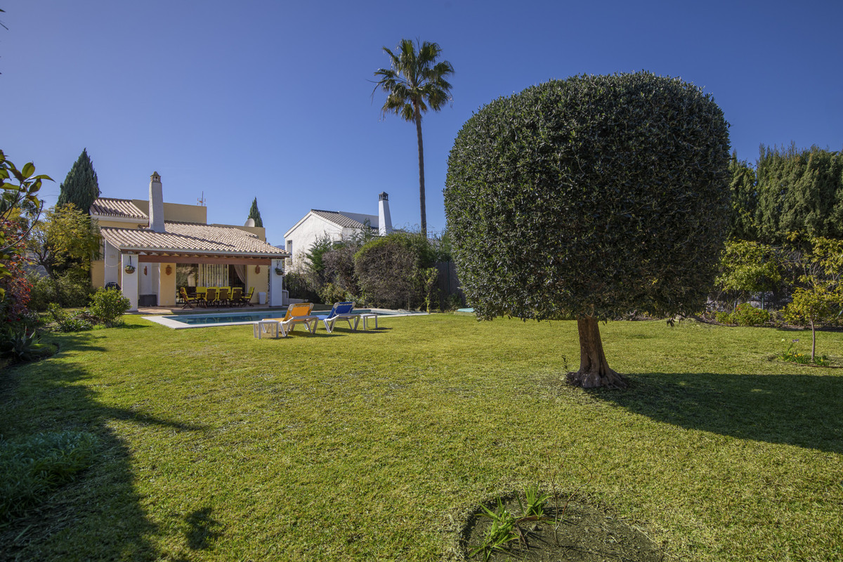 3 Bedroom Villa for Sale in Benahavís — 3
