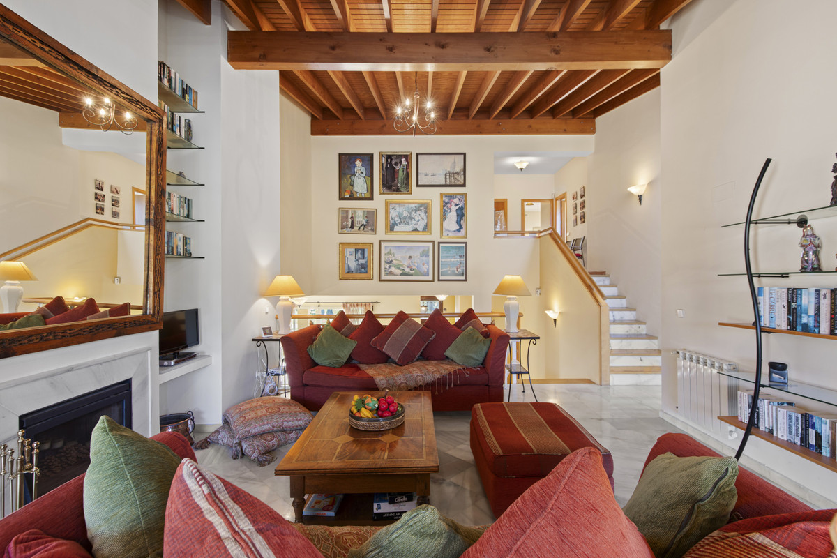 3 Bedroom Villa for Sale in Benahavís — 4