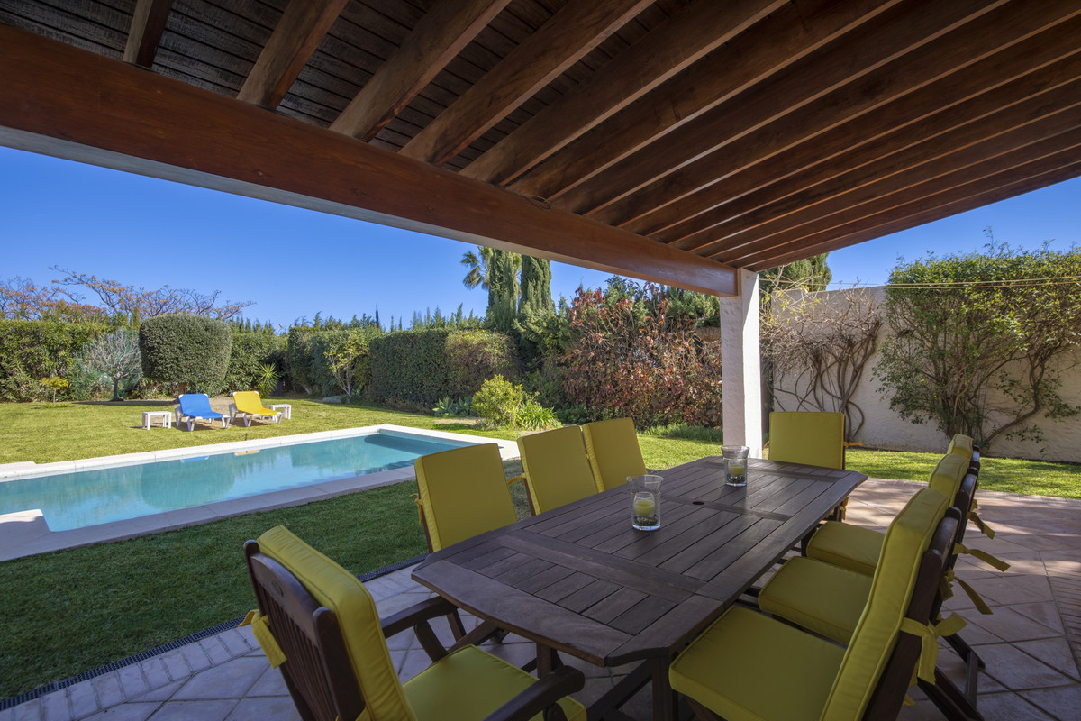 3 Bedroom Villa for Sale in Benahavís — 5