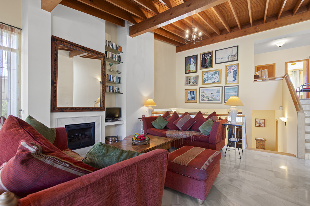 3 Bedroom Villa for Sale in Benahavís — 6