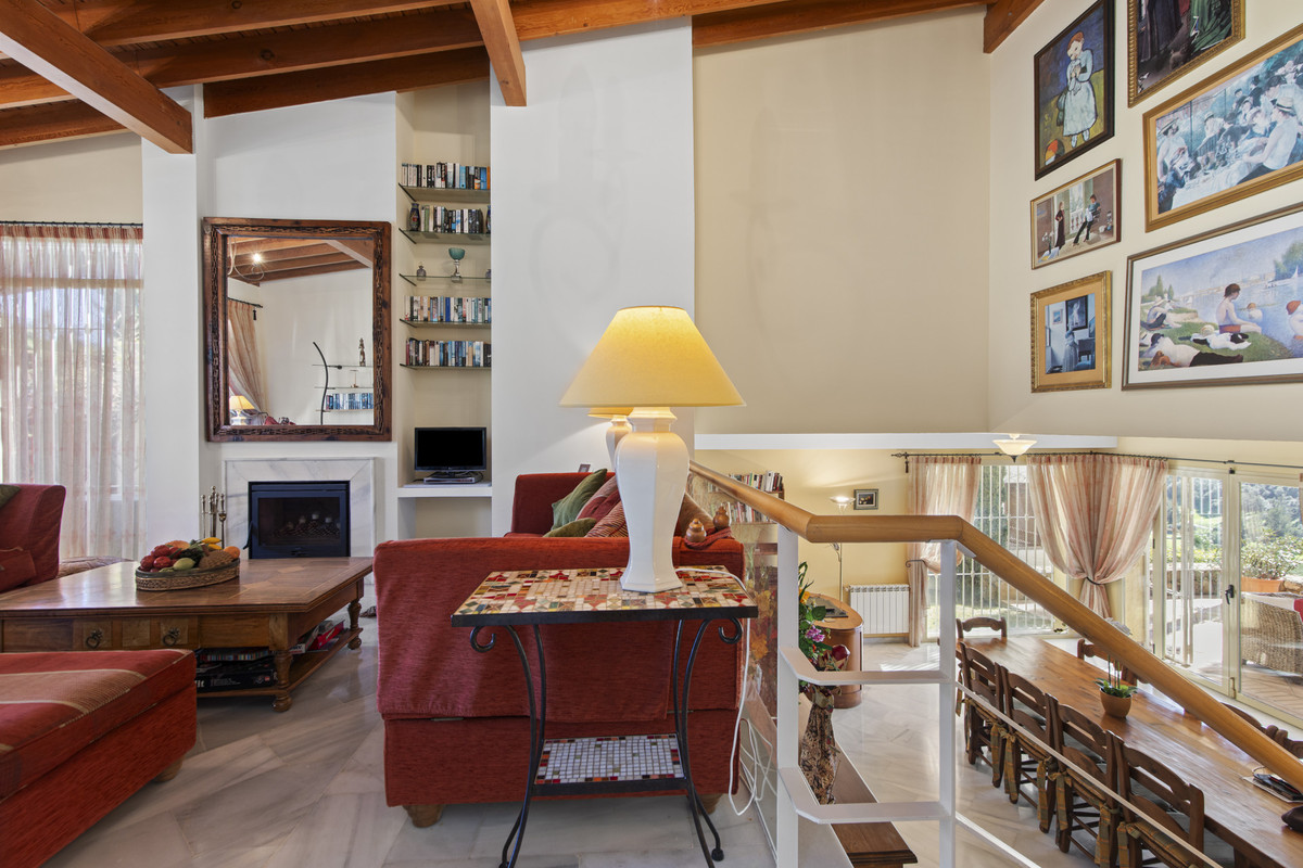3 Bedroom Villa for Sale in Benahavís — 7