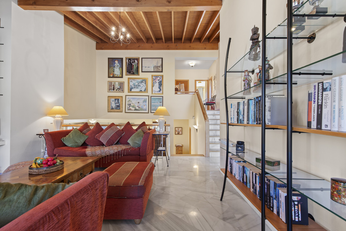 3 Bedroom Villa for Sale in Benahavís — 8