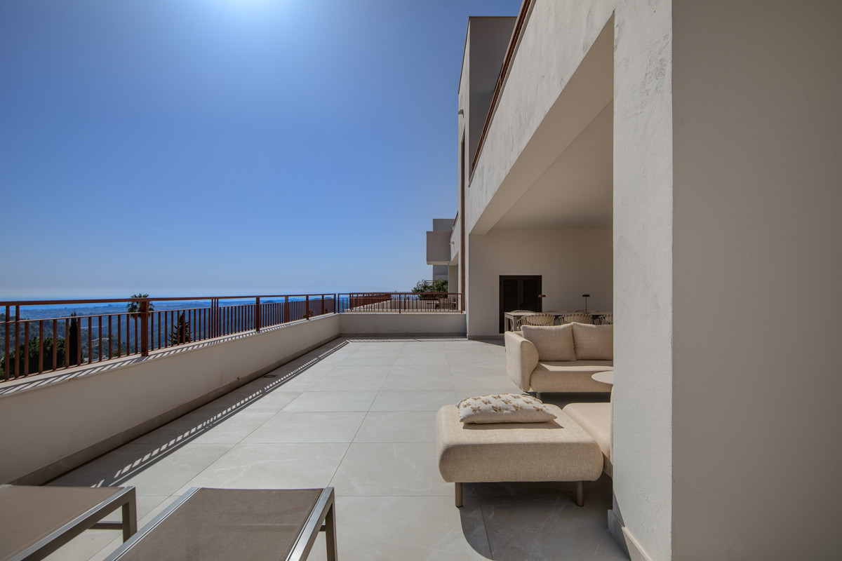 3 Bedroom Apartment for Sale in Istán — 3