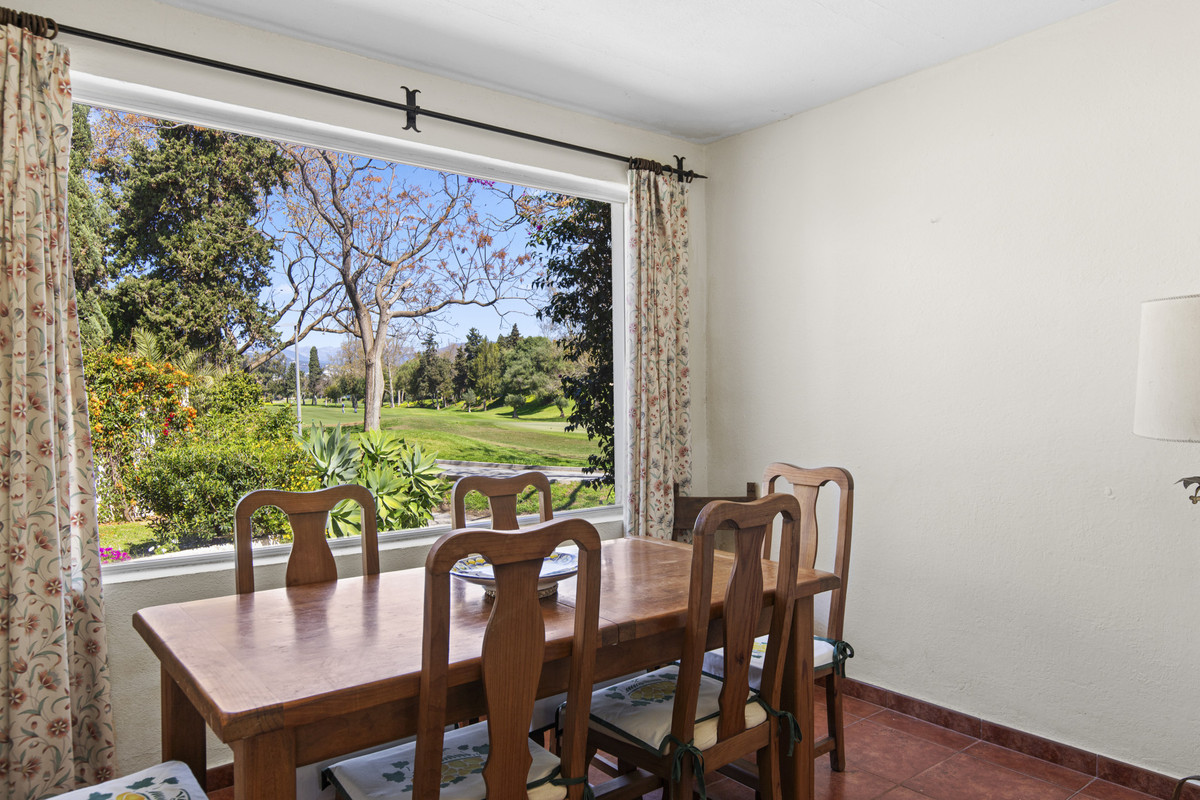 3 Bedroom Villa for Sale in Guadalmina Baja — 2