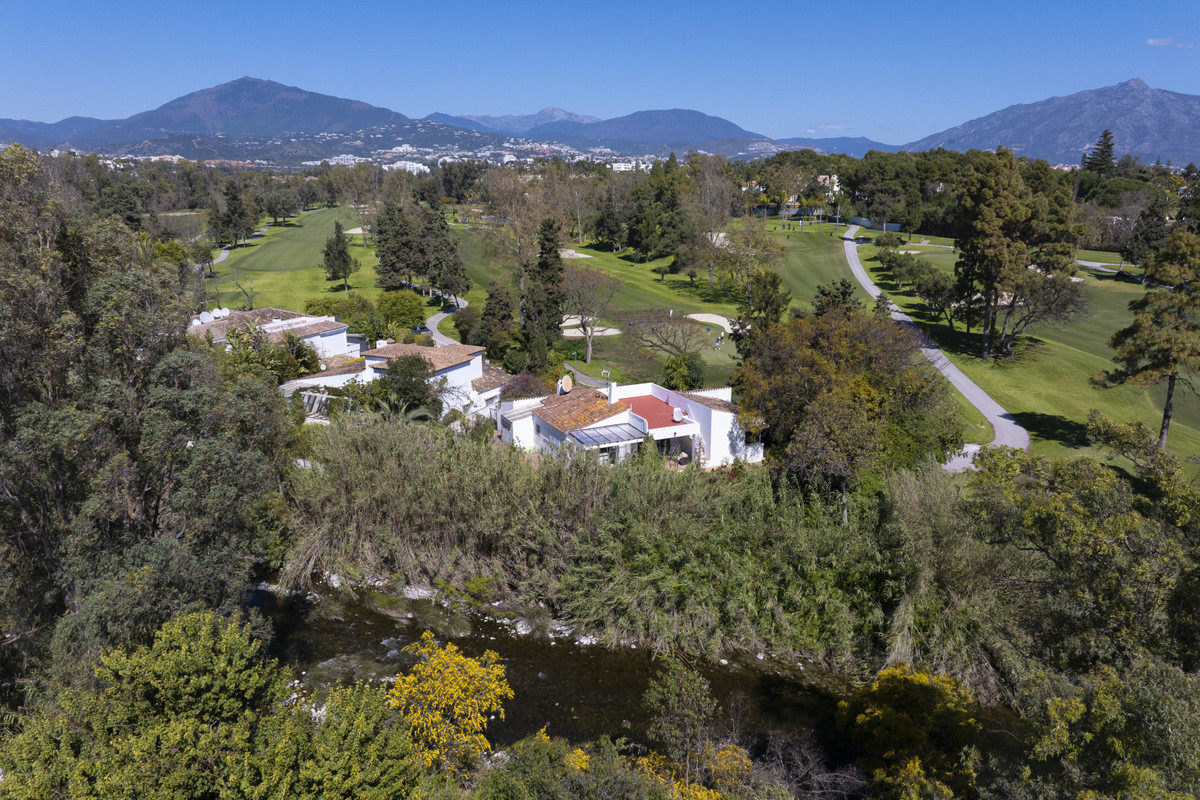 3 Bedroom Villa for Sale in Guadalmina Baja — 3