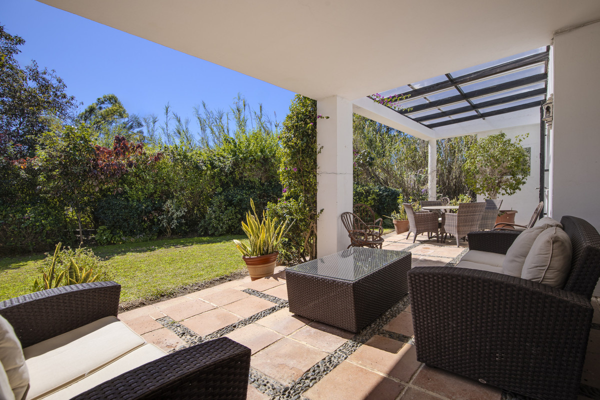 3 Bedroom Villa for Sale in Guadalmina Baja — 6