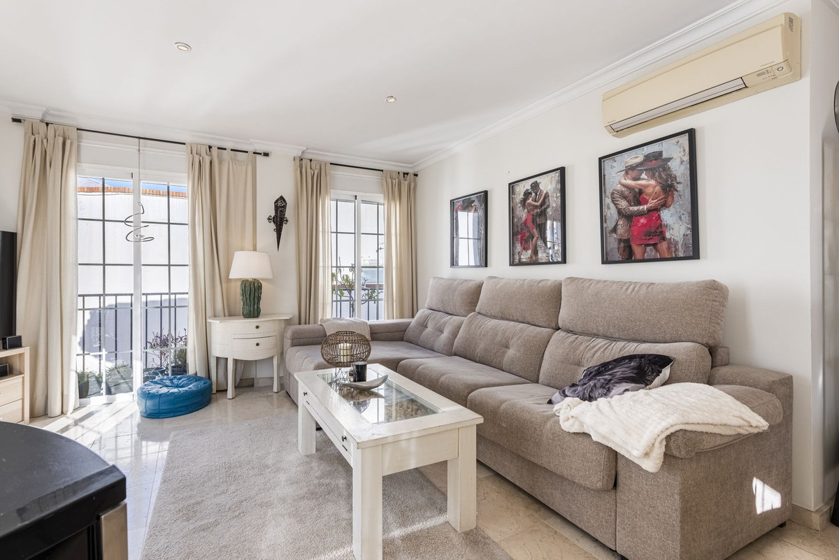 1 Bedroom Apartment for Sale in San Pedro de Alcántara — 2