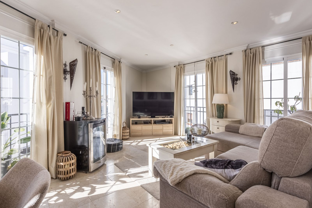 1 Bedroom Apartment for Sale in San Pedro de Alcántara — 3