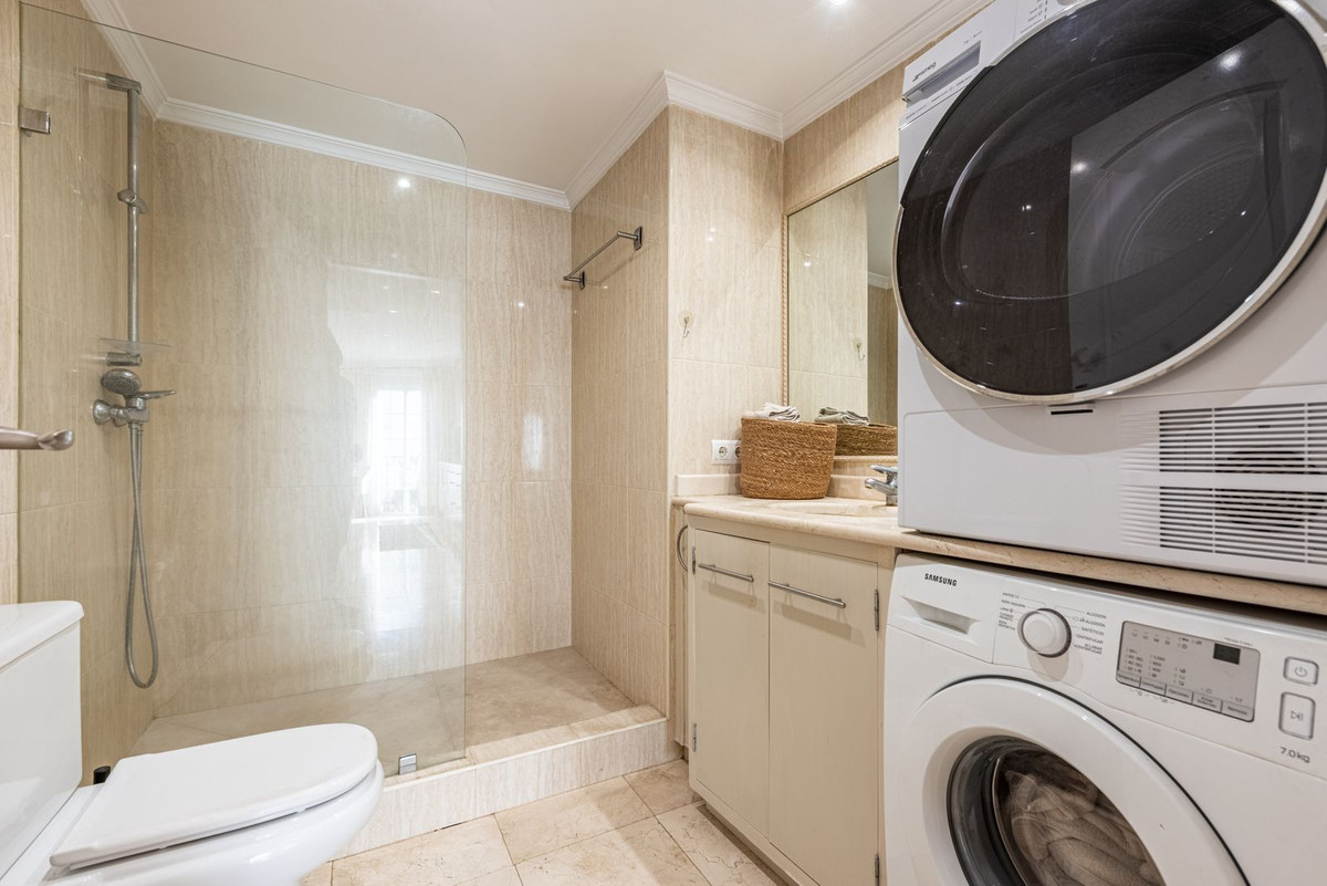 1 Bedroom Apartment for Sale in San Pedro de Alcántara — 8