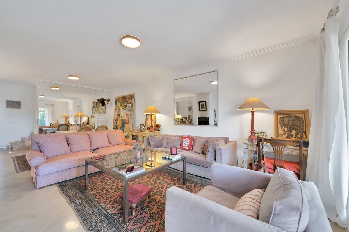 4 Bedroom Villa for Sale in Nagüeles — 3