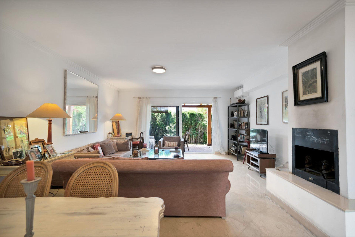 4 Bedroom Villa for Sale in Nagüeles — 5