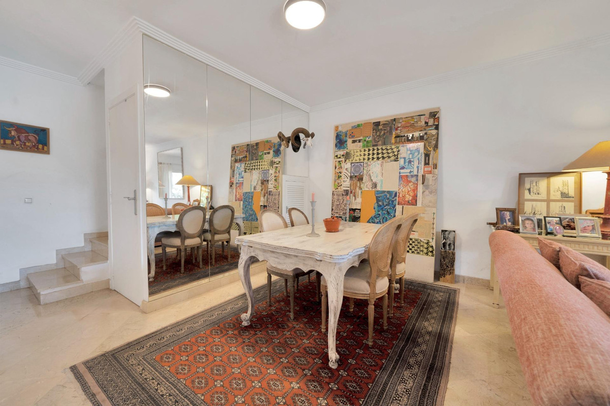 4 Bedroom Villa for Sale in Nagüeles — 8