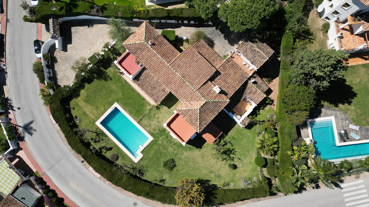 6 Bedroom Villa for Sale in Las Brisas — 2