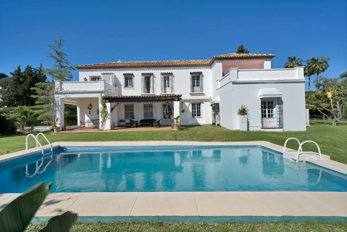 6 Bedroom Villa for Sale in Las Brisas — 3