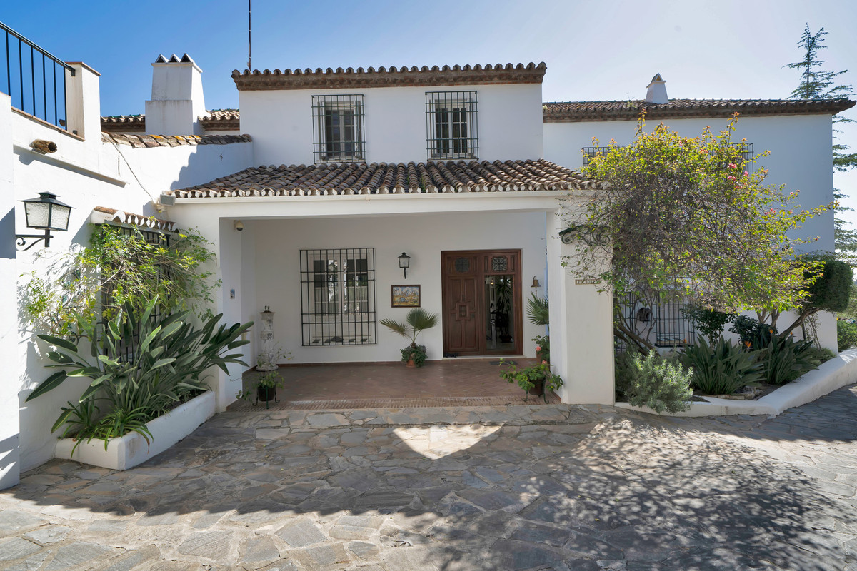 6 Bedroom Villa for Sale in Las Brisas — 4