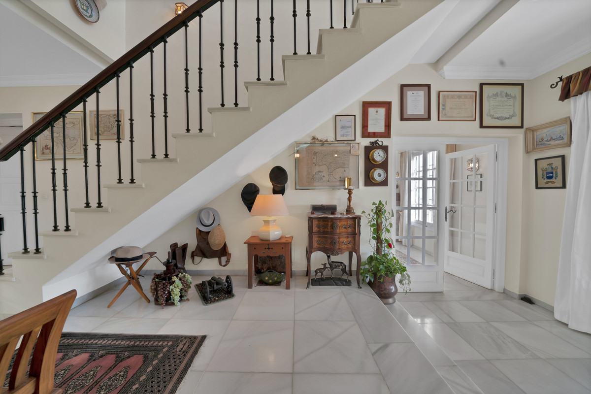 6 Bedroom Villa for Sale in Las Brisas — 5