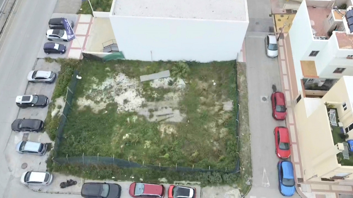Plot for Sale in Cancelada — 2
