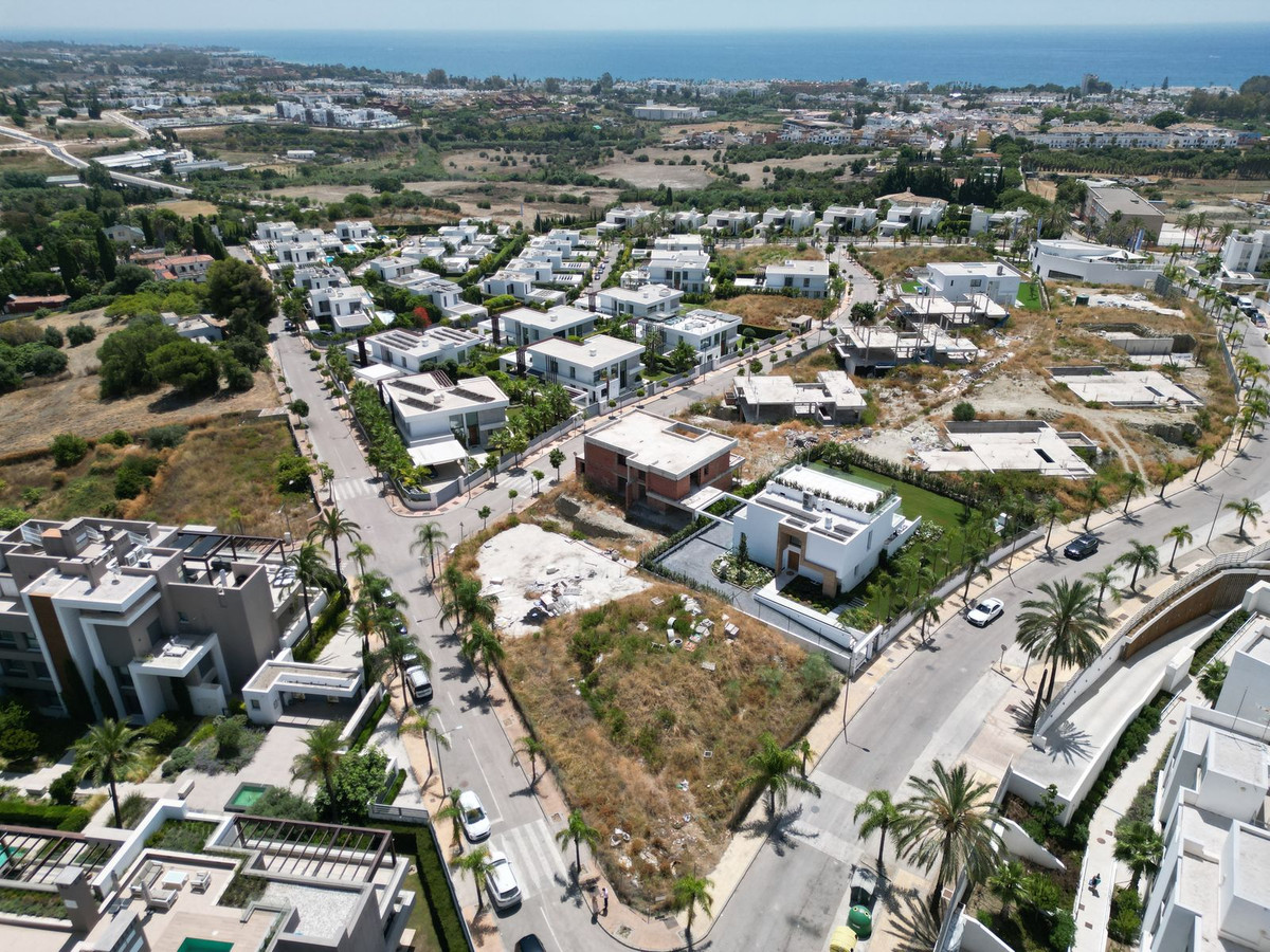 Plot for Sale in Cancelada — 2
