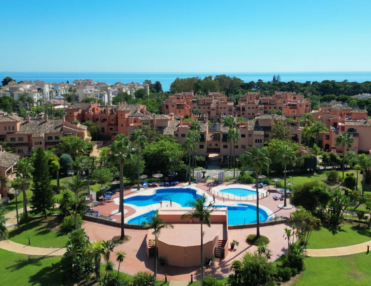 3 Bedroom Apartment for Sale in Estepona