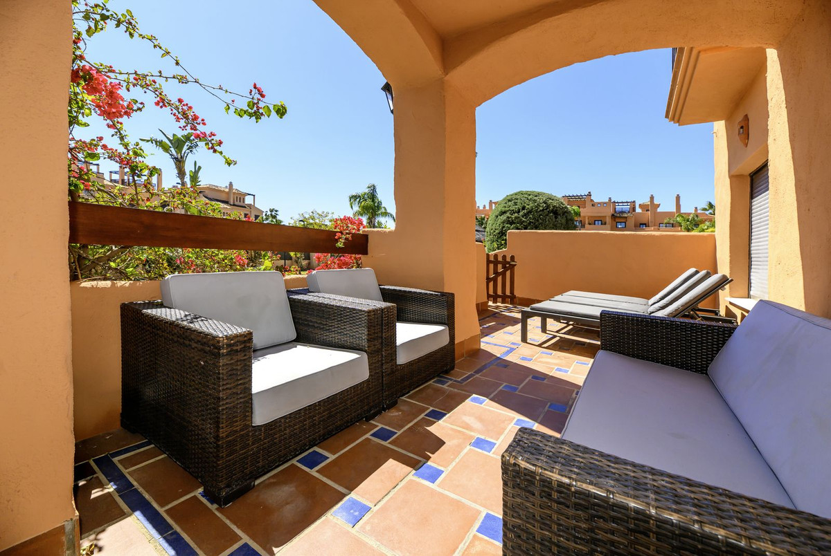 3 Bedroom Apartment for Sale in Estepona — 9