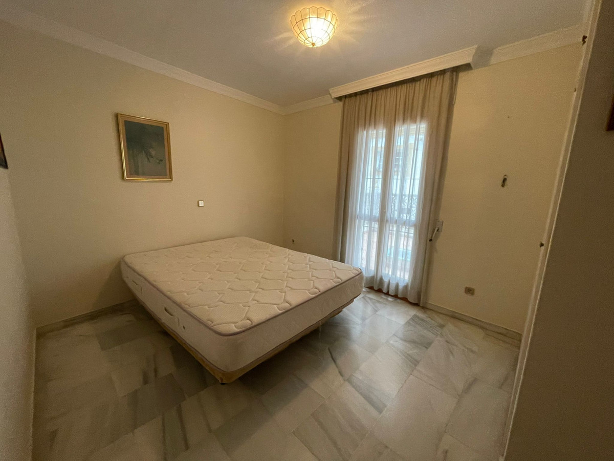 5 Bedroom Villa for Sale in Estepona — 7