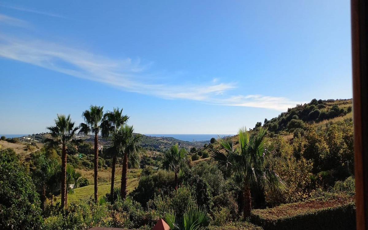 4 Bedroom Villa for Sale in Estepona — 4