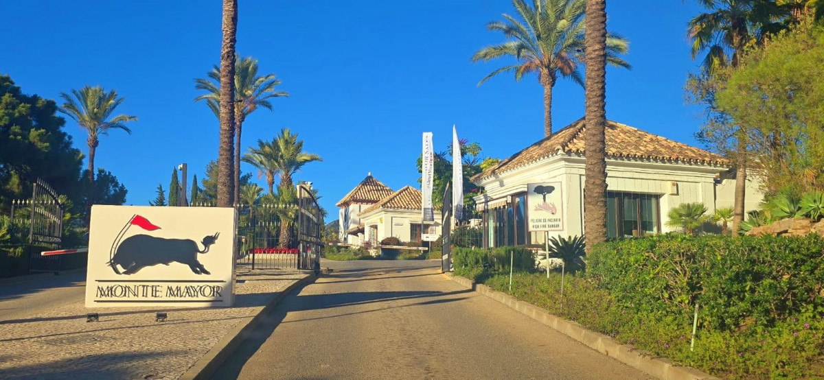 Plot for Sale in Benahavís — 2