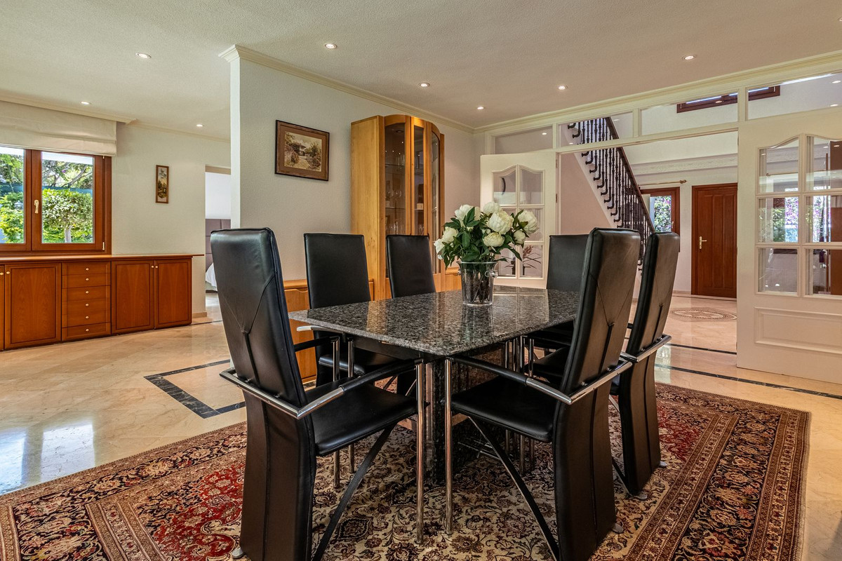 5 Bedroom Villa for Sale in New Golden Mile — 3