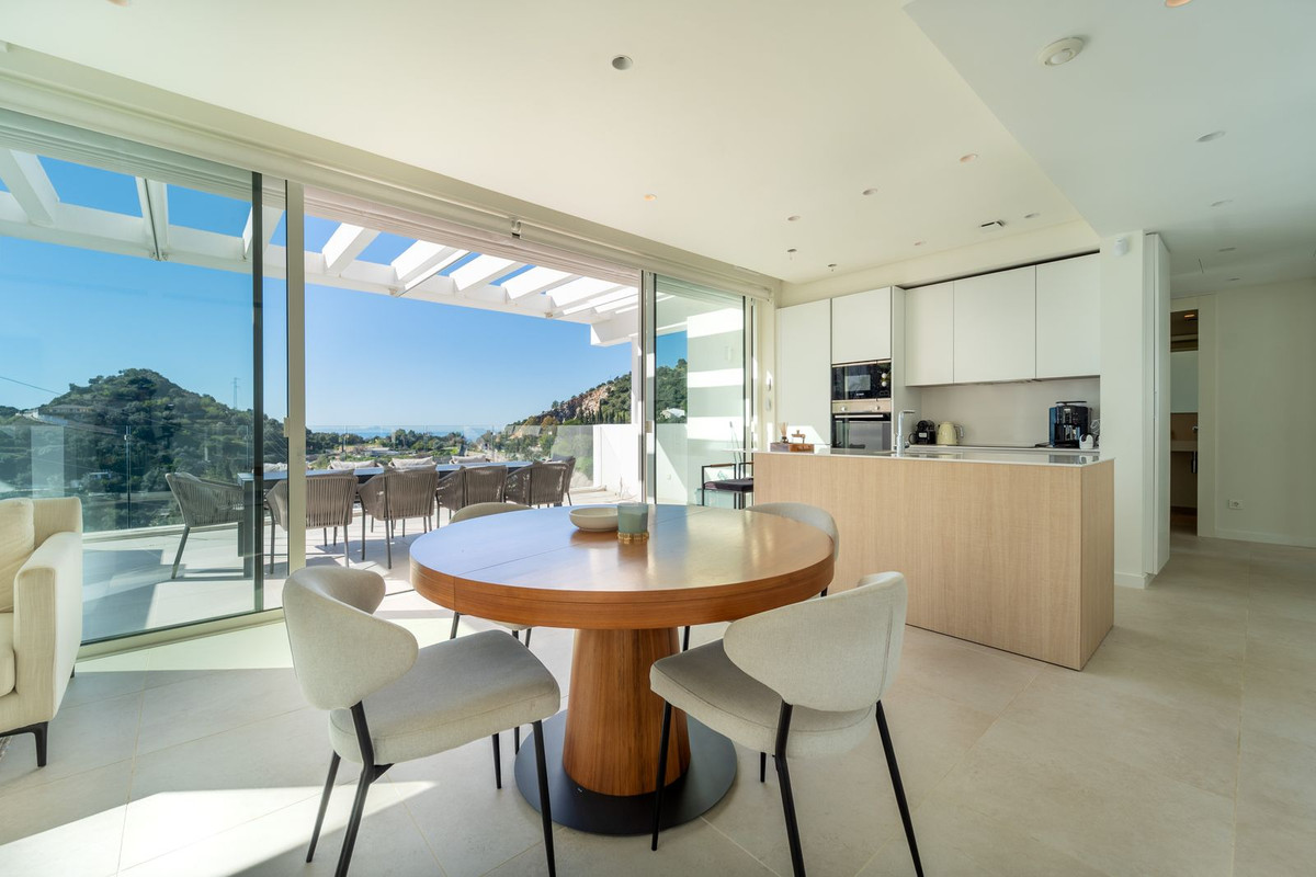 3 Bedroom Apartment for Sale in Marbella — 4
