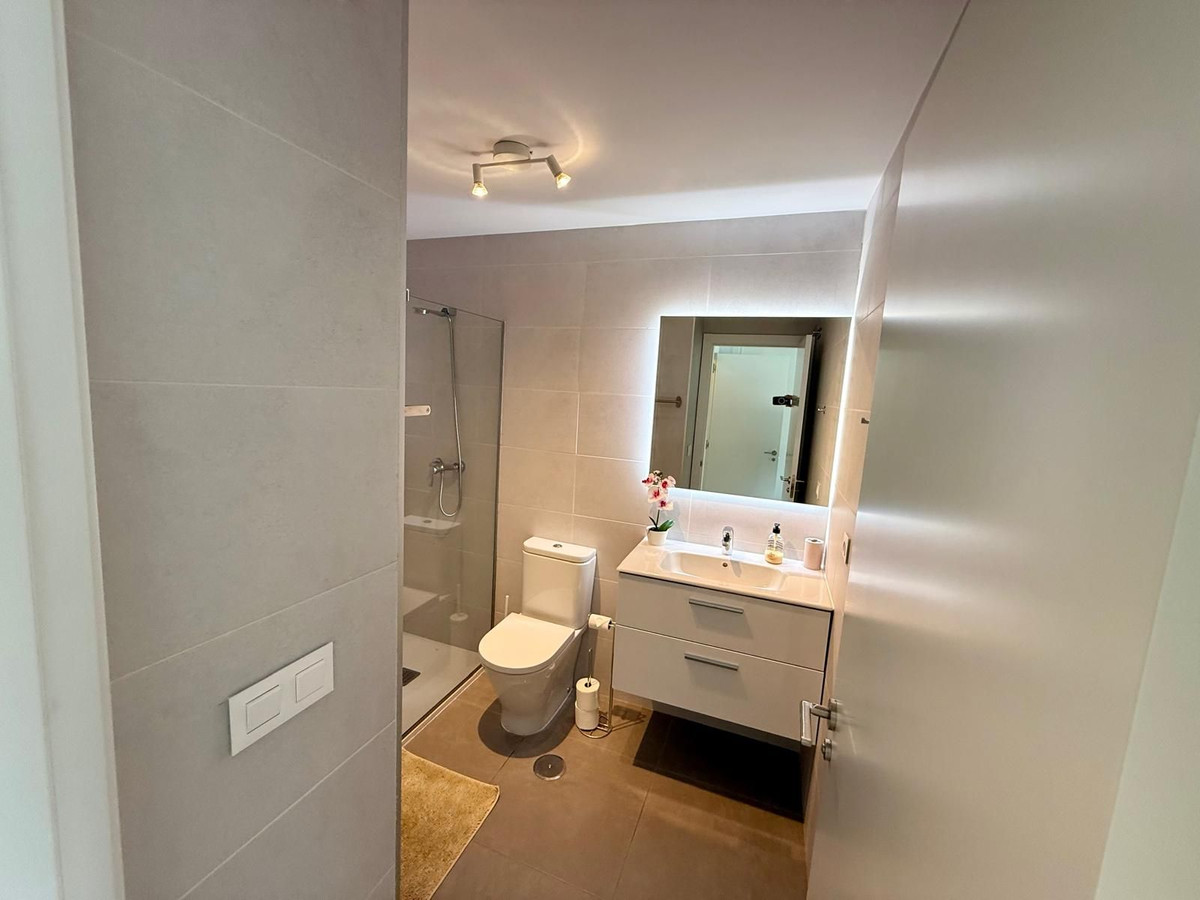 2 Bedroom Apartment for Sale in Estepona — 8